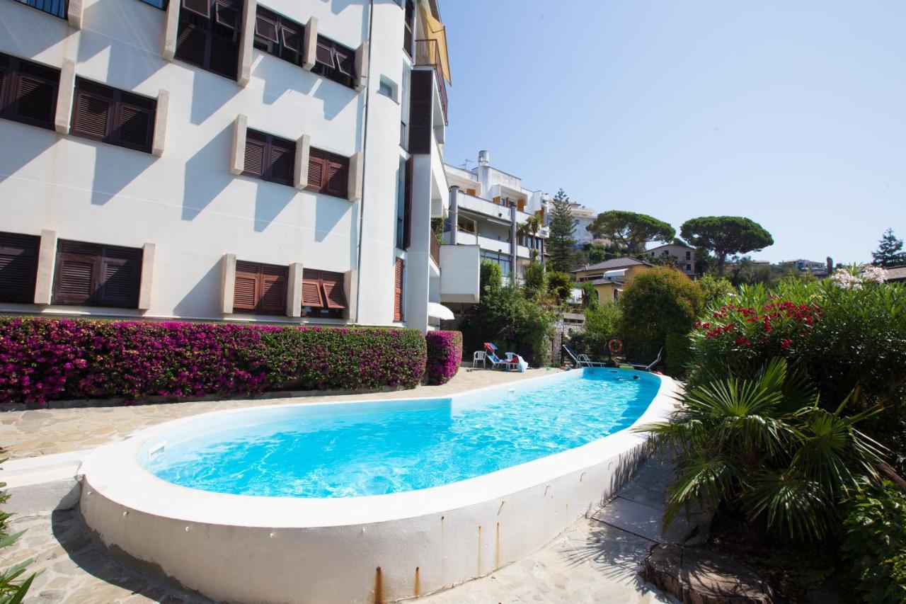 Nautilus Vista Mare Mozzafiato A 180 Gradi- Posto Auto Privato - 2 Camere Matrimoniali Piu 1 Divano Letto Singolo-Sky,Netflix-Wifi 200Mg Ραπάλο Εξωτερικό φωτογραφία